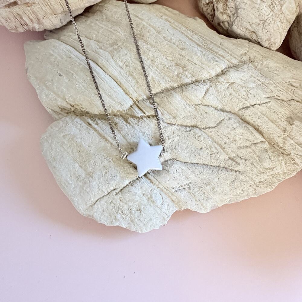 Cute VTG 1980s Silver-Tone Pale Blue Ceramic Star Charm Cable Chain Necklace